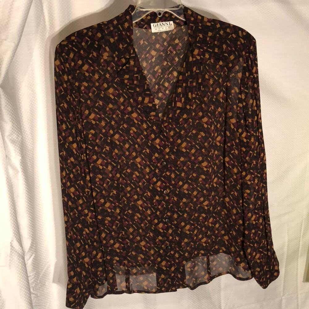 Gianni Repeating geometric print blouse NWOT 20